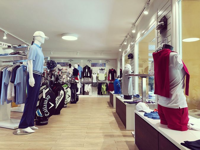 arredamento negozio abbigliamento sportivo golf club castelconturbia pro shop (3)